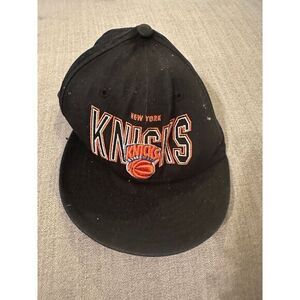 NEW YORK KNICKS HARDWOOD CLASSICS SNAPBACK BASEBALL CAP  ‎ EUC